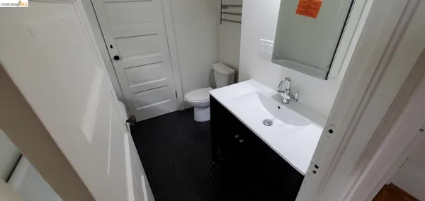 $2,400 | Bushrod, Oakland, CA 94609