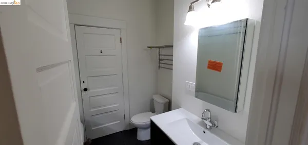 $2,400 | Bushrod, Oakland, CA 94609