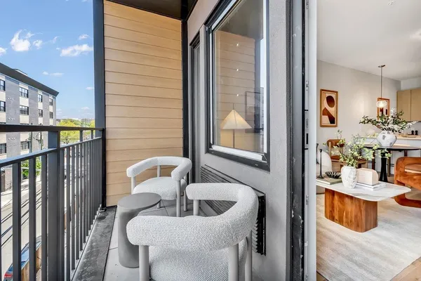 $4,246 | 301 West Side Avenue, Unit 418, Jersey City, NJ 07306