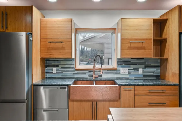 $655,000 | 20072 Cravenhurst Drive, Lawrenceburg, IN 47025