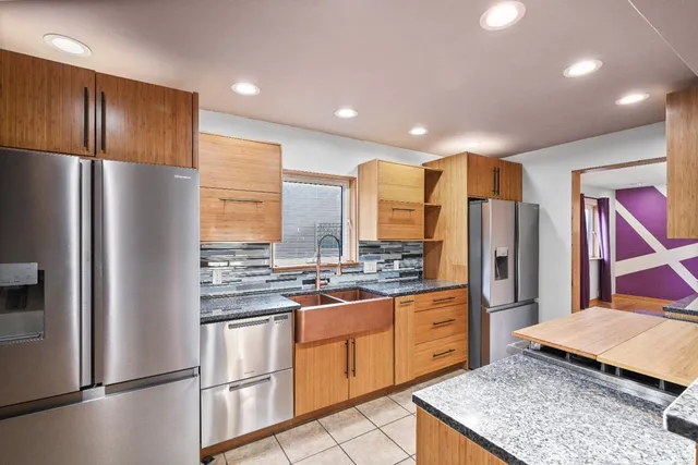 $655,000 | 20072 Cravenhurst Drive, Lawrenceburg, IN 47025