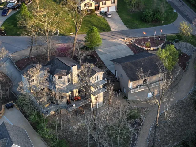 $655,000 | 20072 Cravenhurst Drive, Lawrenceburg, IN 47025