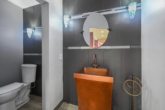 $655,000 | 20072 Cravenhurst Drive, Lawrenceburg, IN 47025