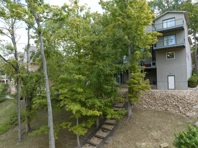 $655,000 | 20072 Cravenhurst Drive, Lawrenceburg, IN 47025