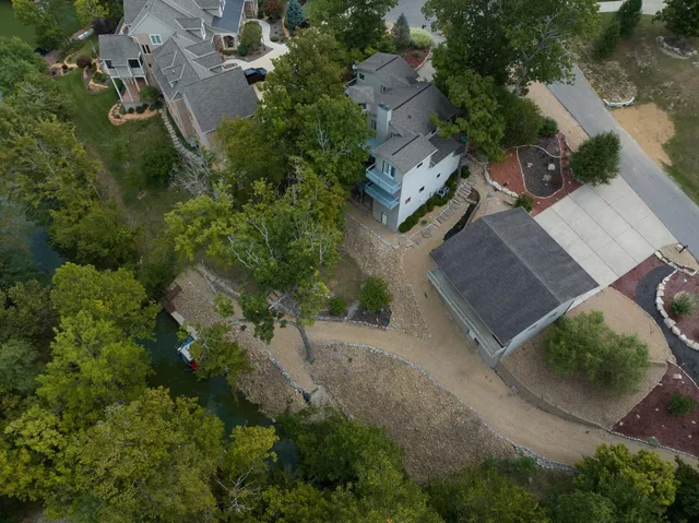 $655,000 | 20072 Cravenhurst Drive, Lawrenceburg, IN 47025