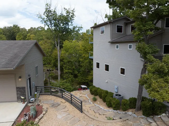 $655,000 | 20072 Cravenhurst Drive, Lawrenceburg, IN 47025