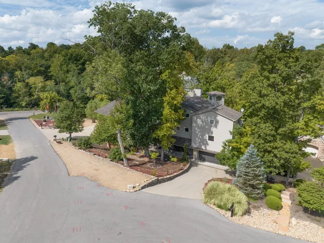 $655,000 | 20072 Cravenhurst Drive, Lawrenceburg, IN 47025