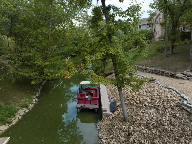 $655,000 | 20072 Cravenhurst Drive, Lawrenceburg, IN 47025