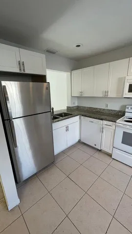 $177,000 | 5057 Breckenridge Place, Unit 18, West Palm Beach, FL 33417