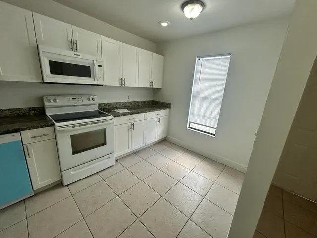 $177,000 | 5057 Breckenridge Place, Unit 18, West Palm Beach, FL 33417