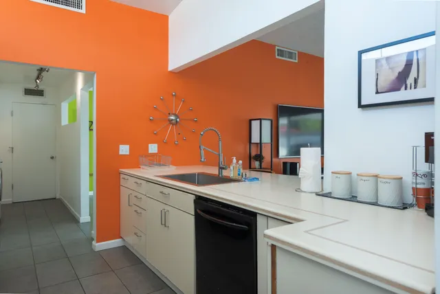 $5,000 | 2305 East Bellamy Road, Palm Springs, CA 92262