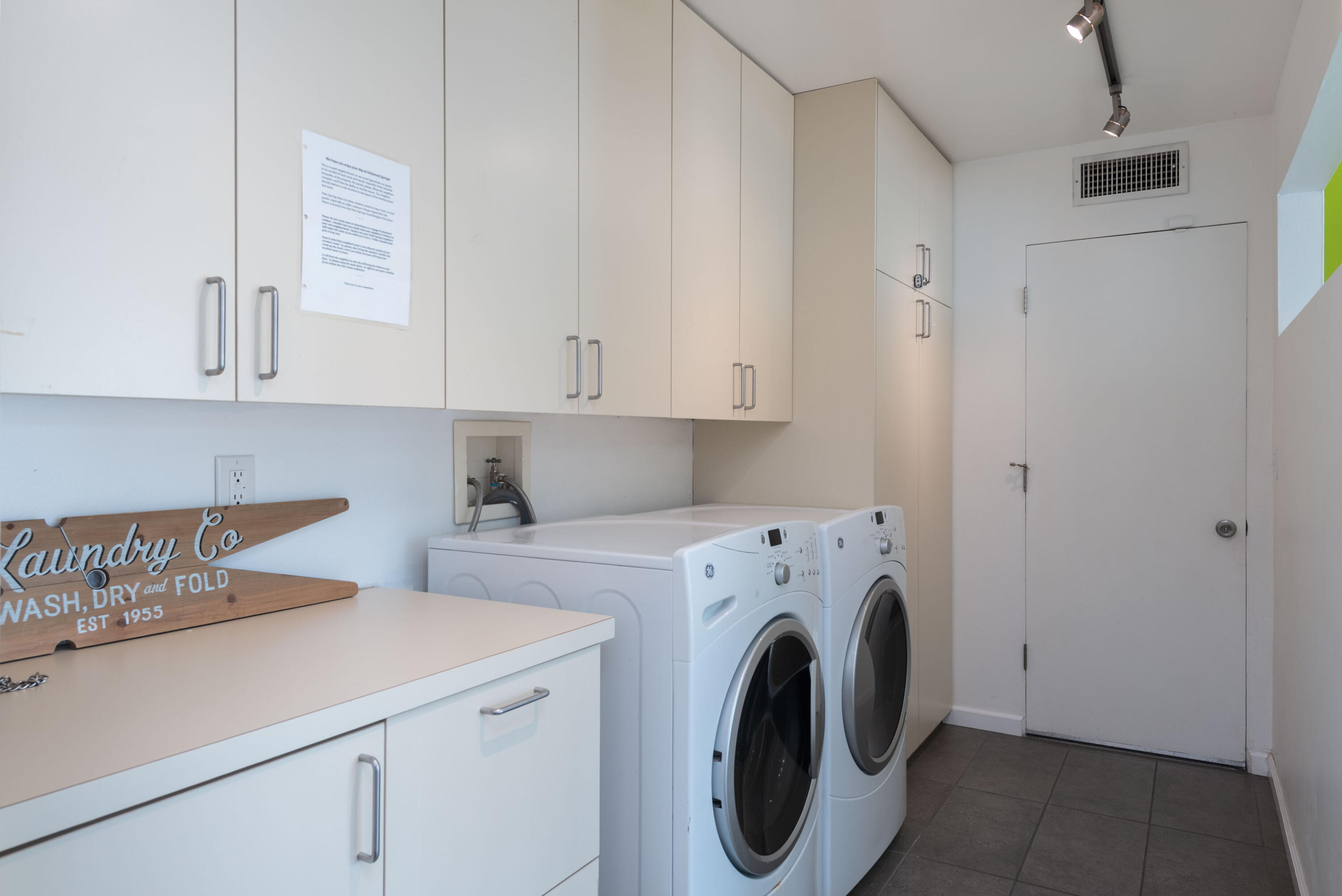 2305 East Bellamy Road Palm Springs, CA 92262 - Photo 21 of 57 JHP_0016