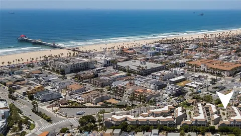 $899,000 | 400 Lake Street, Unit 105, Huntington Beach, CA 92648
