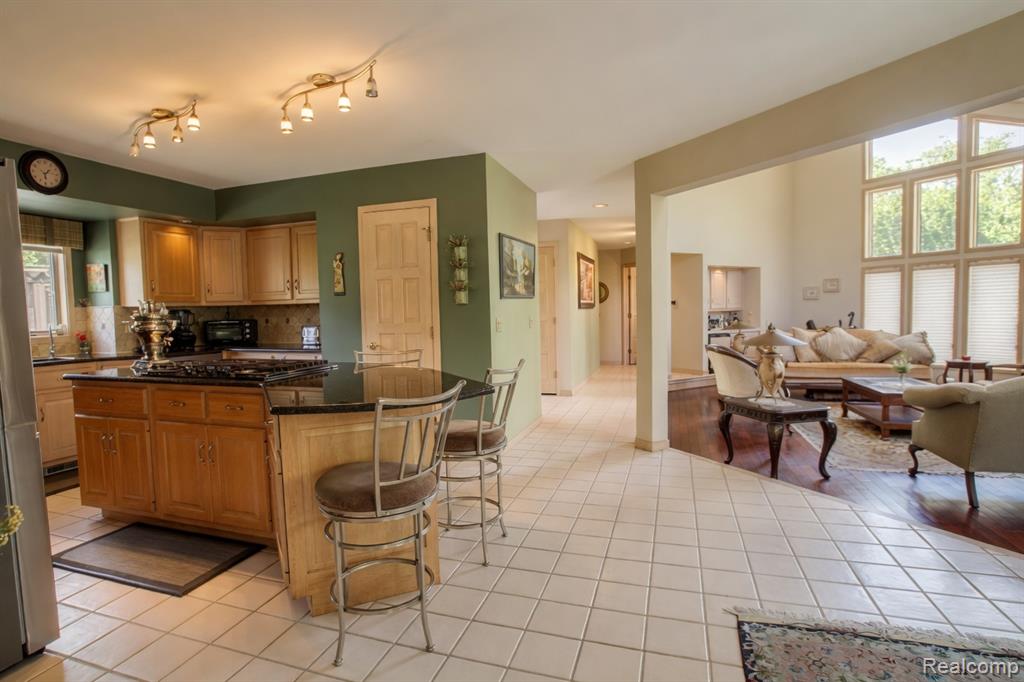 1305 Kings Pointe Road Grand Blanc, MI 48439 - Photo 53 of 71 Gallery Image 53