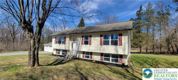 $465,000 | 1111 Delabole Jct Road, Pen Argyl, PA 18072