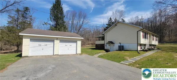 $465,000 | 1111 Delabole Jct Road, Pen Argyl, PA 18072