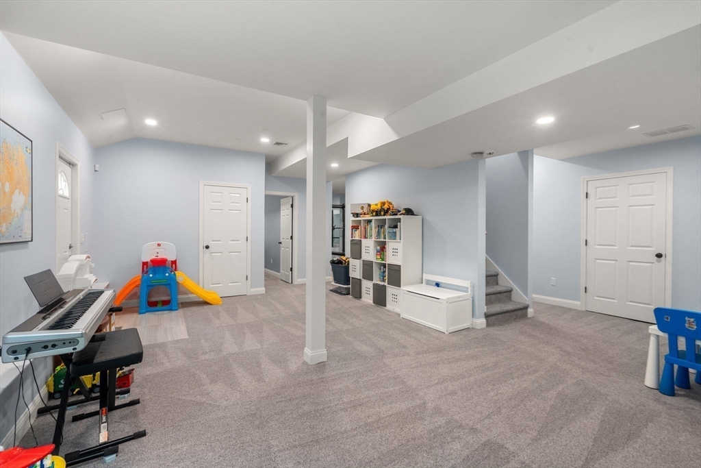 66 Ashcroft Road Sharon, MA 02067 - Photo 17 of 28 Gallery Image 17