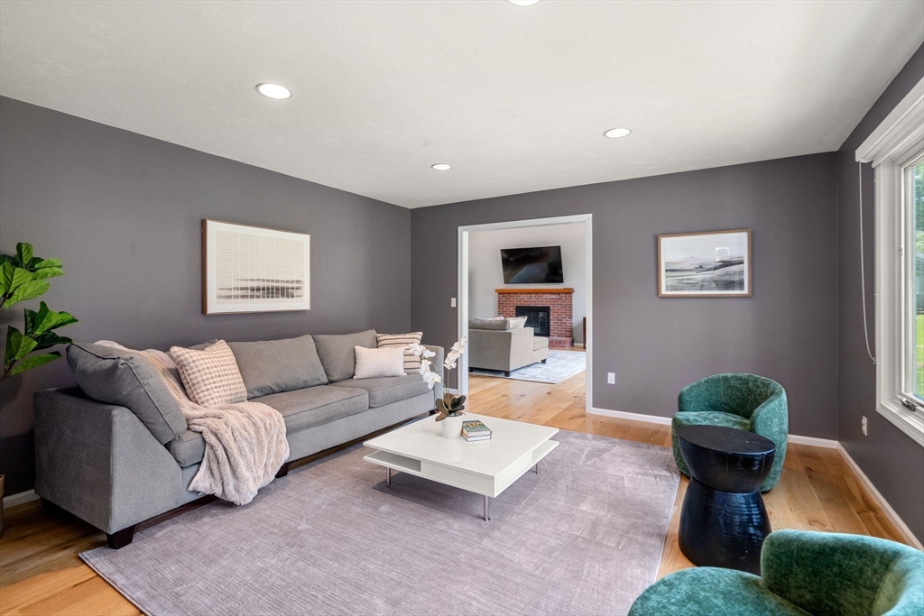 66 Ashcroft Road Sharon, MA 02067 - Photo 3 of 28 Gallery Image 3