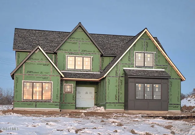 $1,100,000 | 4 Faulkner Drive, Halfmoon, NY 12188