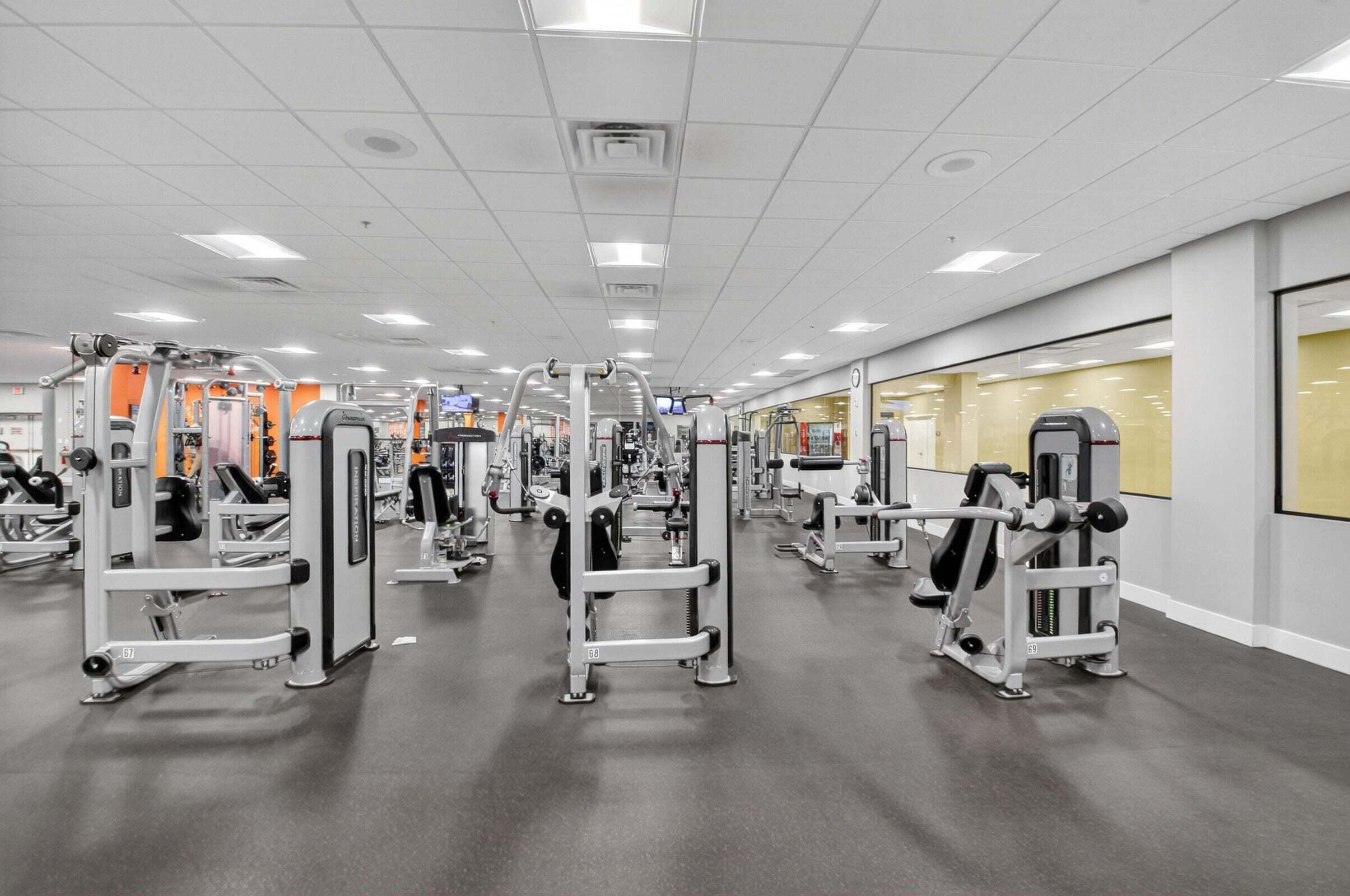 125 Suffolk C Boca Raton, FL 33434 - Photo 40 of 50 a view of a room with gym equipment