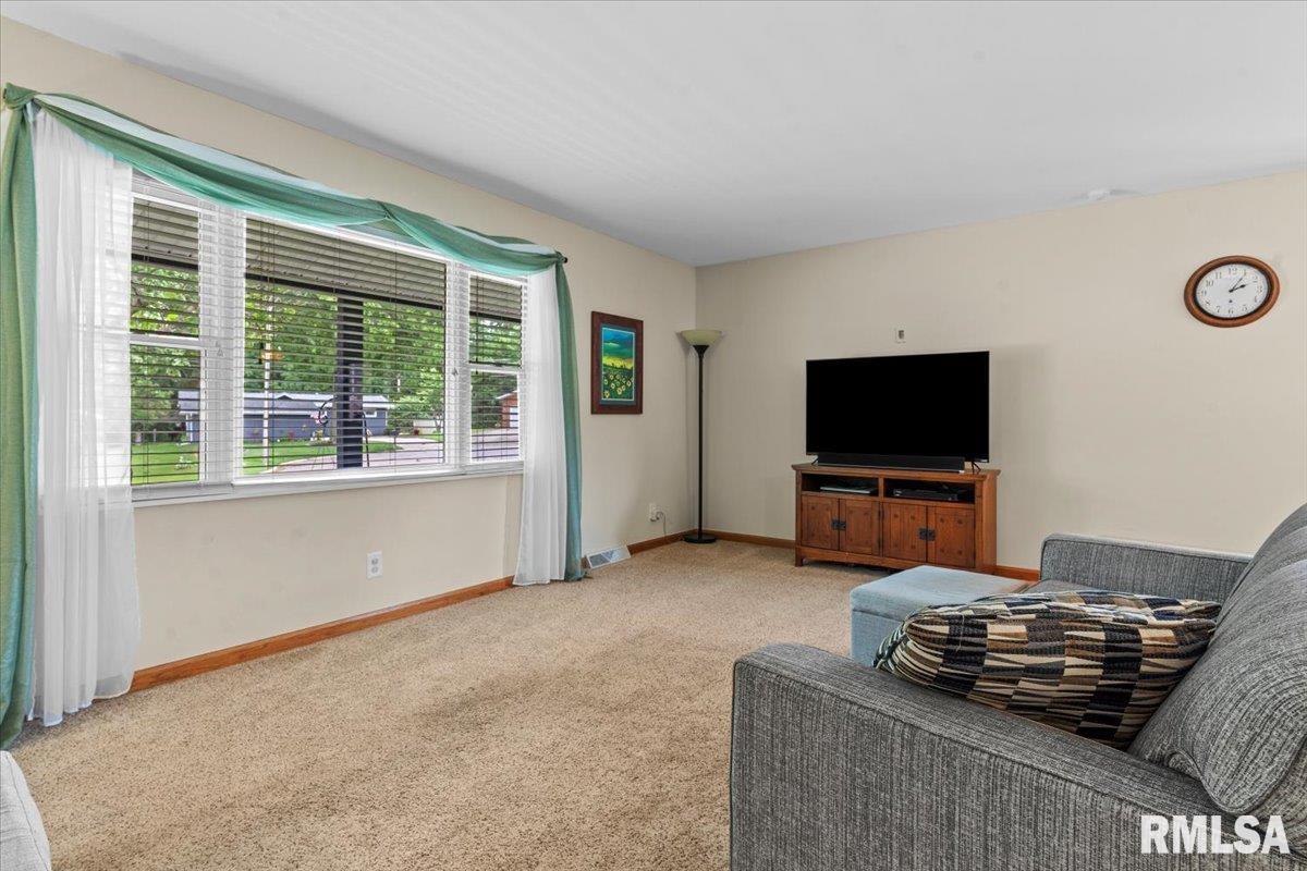 30 Greencastle Circle Springfield, IL 62712 - Photo 8 of 37 Gallery Image 8