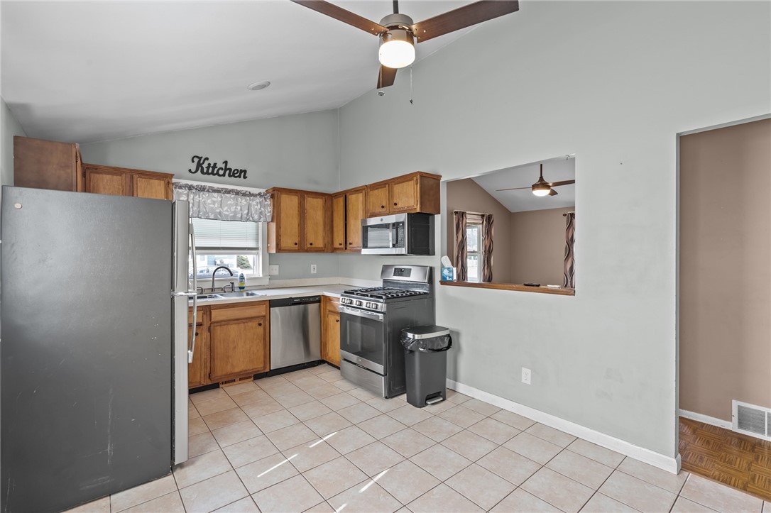 49 Martha Road East Providence, RI 02916 - Photo 9 of 37 Gallery Image 9