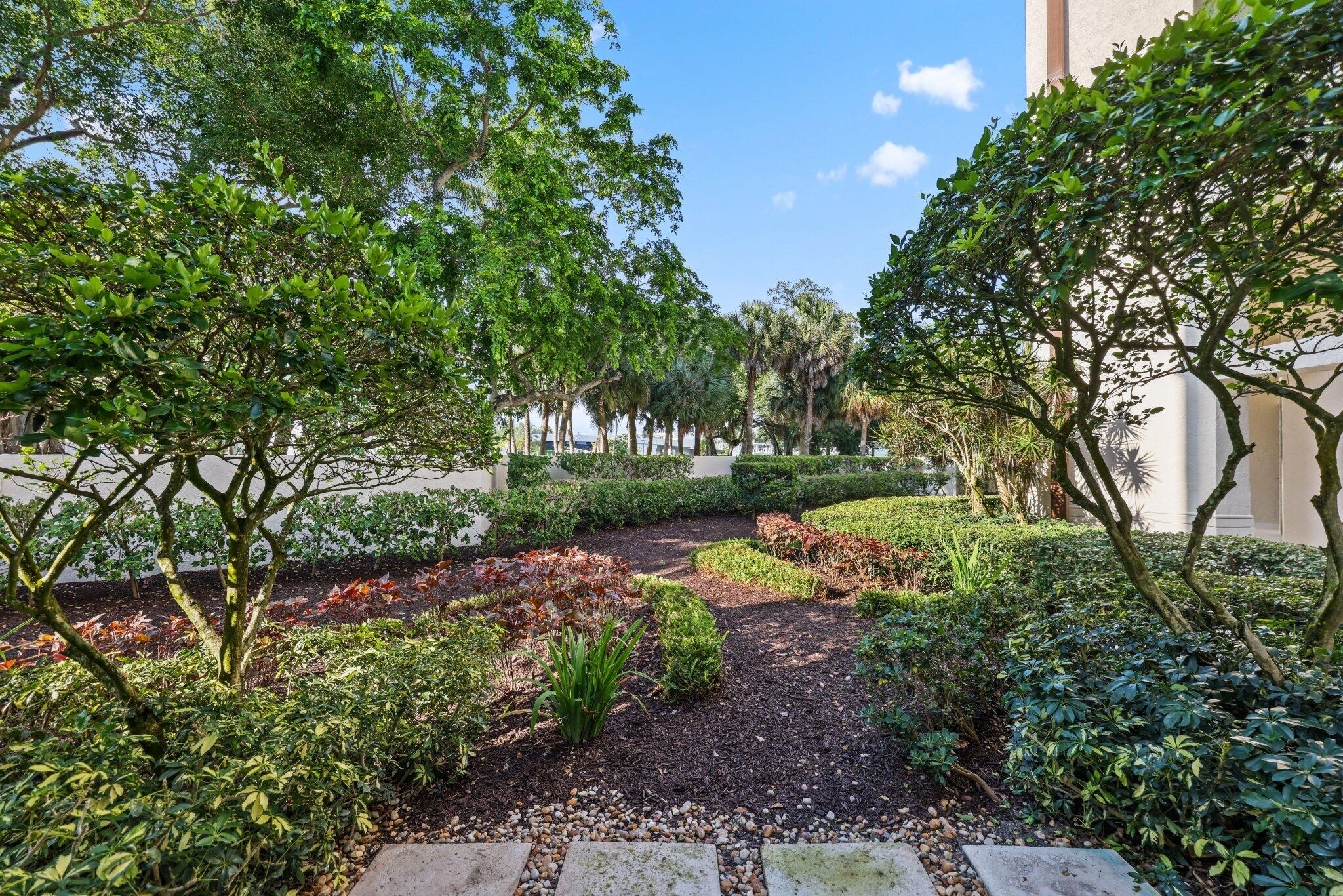 100 Southeast 5th Avenue, Unit 106 Boca Raton, FL 33432 - Photo 45 of 81 a view of a park with large trees