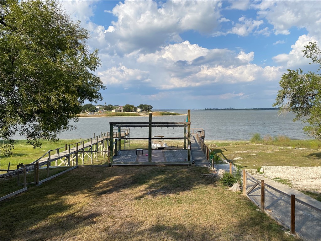 196 East Lakeview Trail Sandia, TX 78383 - Photo 31 of 39 a view of a ocean with beach