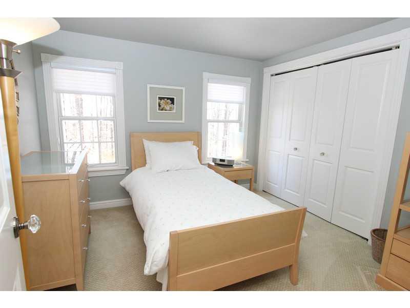302 McKenzie Road Clinton, PA 15026 - Photo 17 of 23 Bedroom. 3RD BEDROOM WITH LARGE CLOSET SPACE.