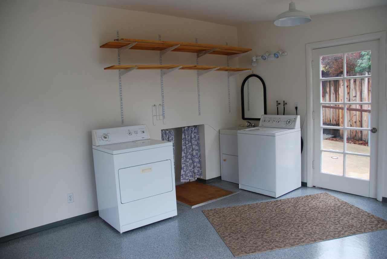 1064 Cheltenham Road Santa Barbara, CA 93105 - Photo 11 of 15 a utility room with dryer and washer