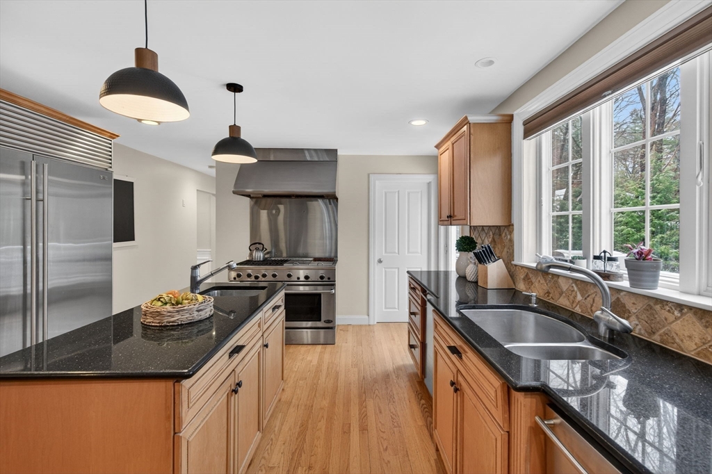 3 Seten Circle Andover, MA 01810 - Photo 8 of 42