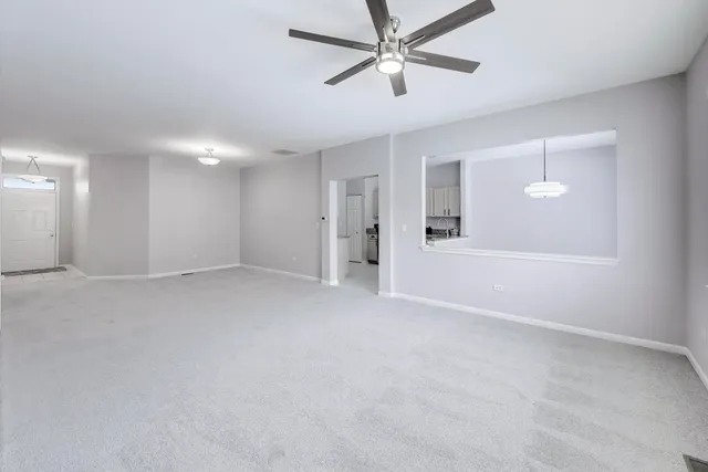 $309,900 | 21305 West Juniper Lane, Plainfield, IL 60544