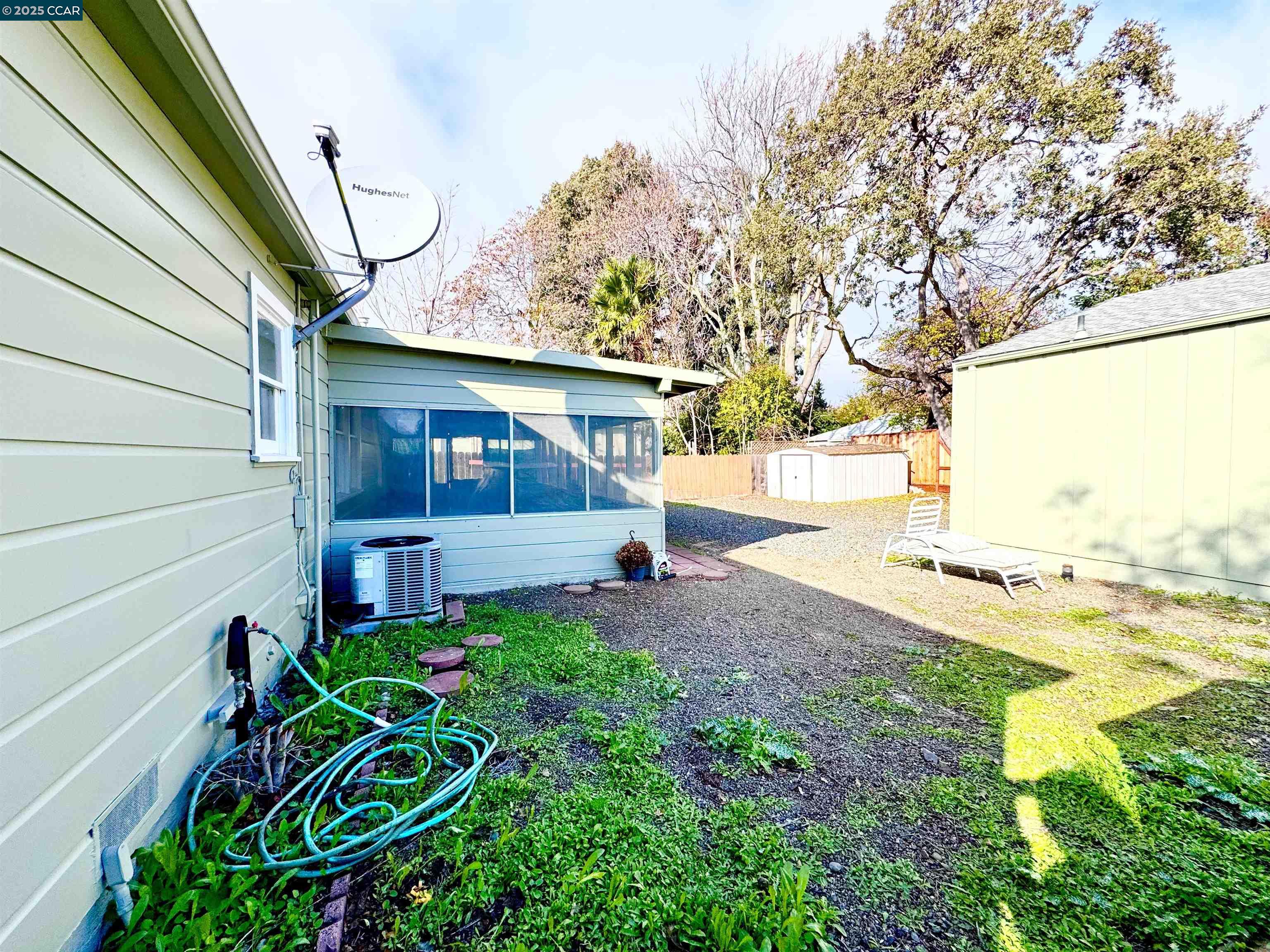1834 Venice Drive Concord, CA 94519 - Photo 21 of 25 a view of a back yard of the house