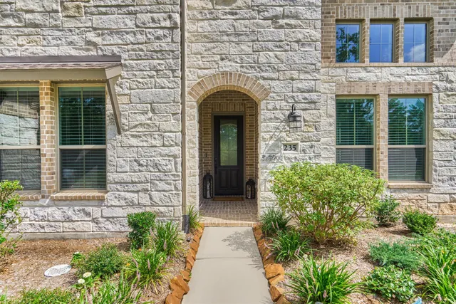 $705,000 | 235 Twilight Toast Drive, Conroe, TX 77304