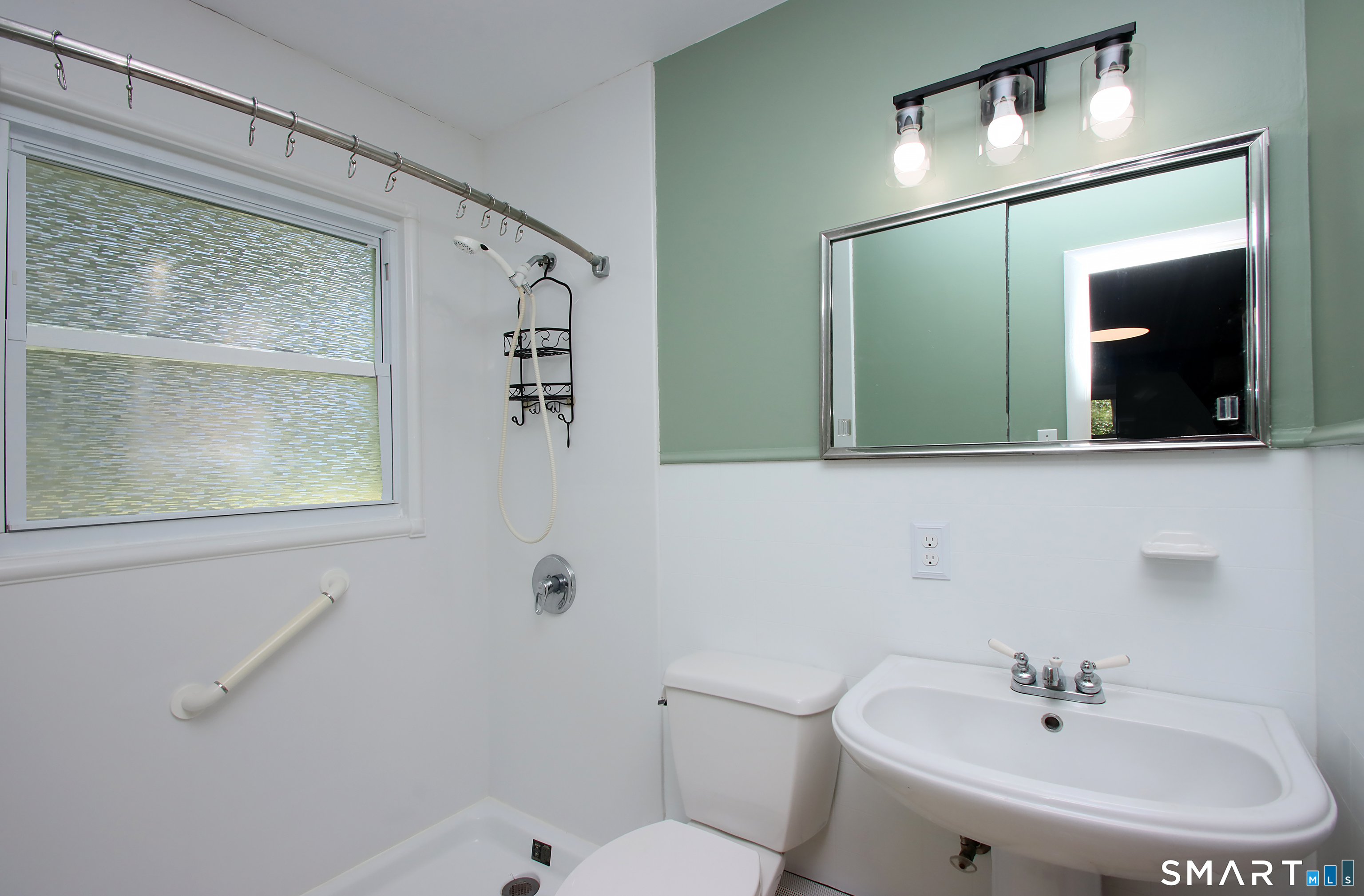 63 Ridgetop Road Wallingford, CT 06492 - Photo 19 of 28 primary bedroom bath