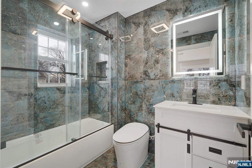 83 Madison Avenue Rochelle Park, NJ 07662 - Photo 11 of 21