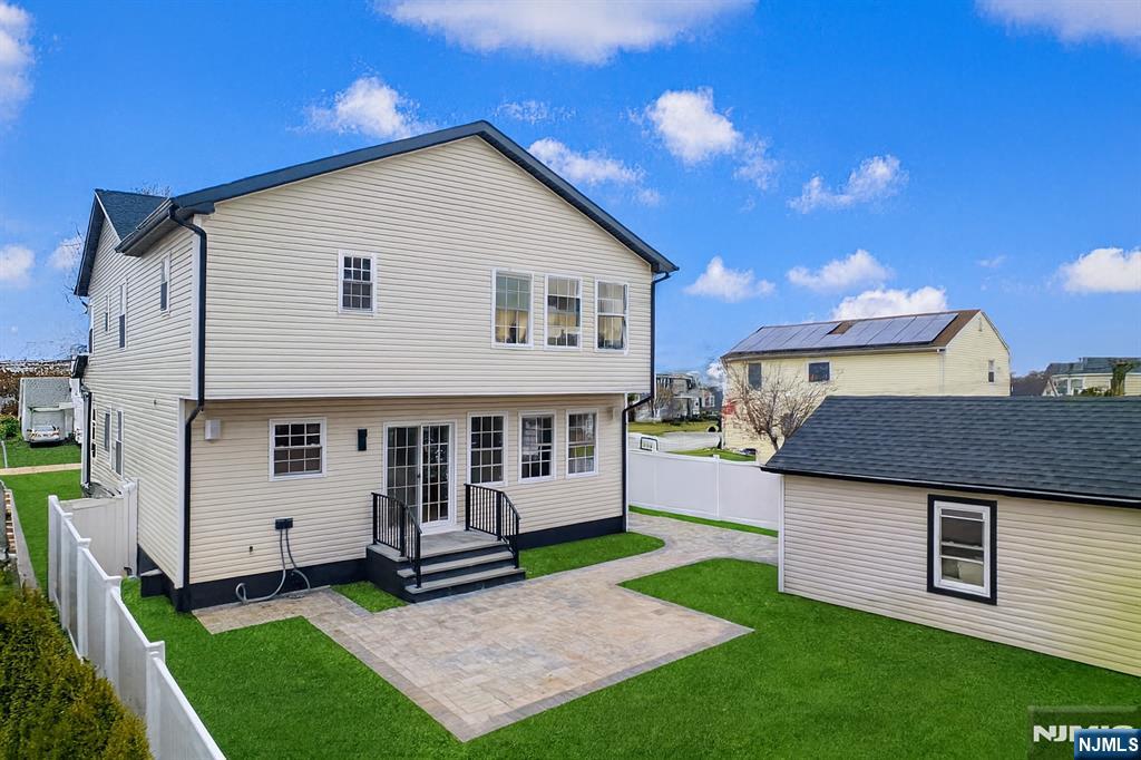 83 Madison Avenue Rochelle Park, NJ 07662 - Photo 3 of 21