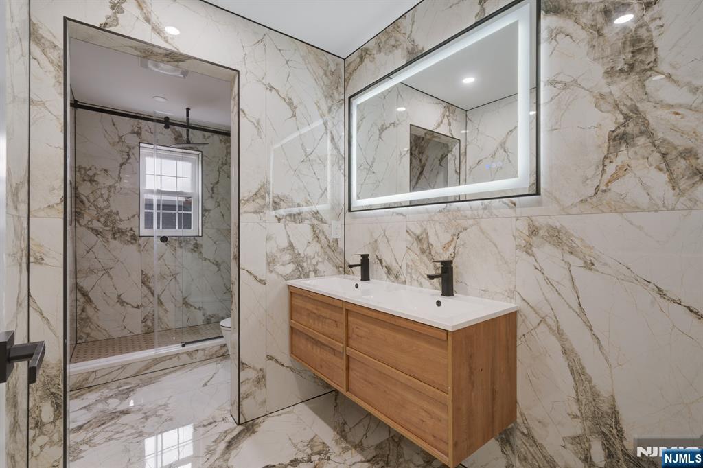 83 Madison Avenue Rochelle Park, NJ 07662 - Photo 10 of 21