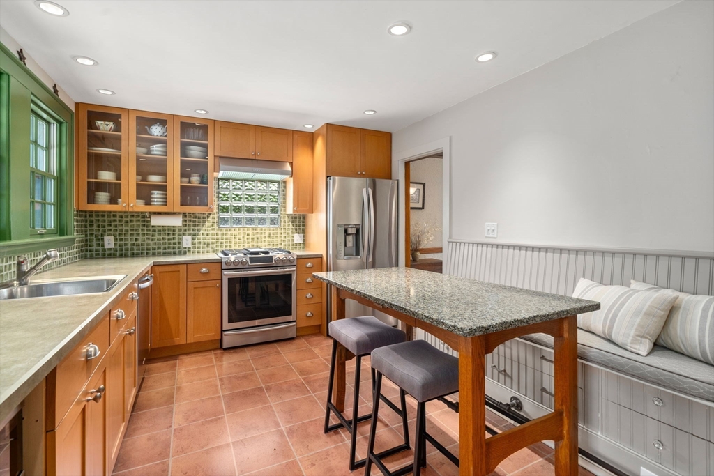 31 Horne Road Belmont, MA 02478 - Photo 6 of 28 Gallery Image 6