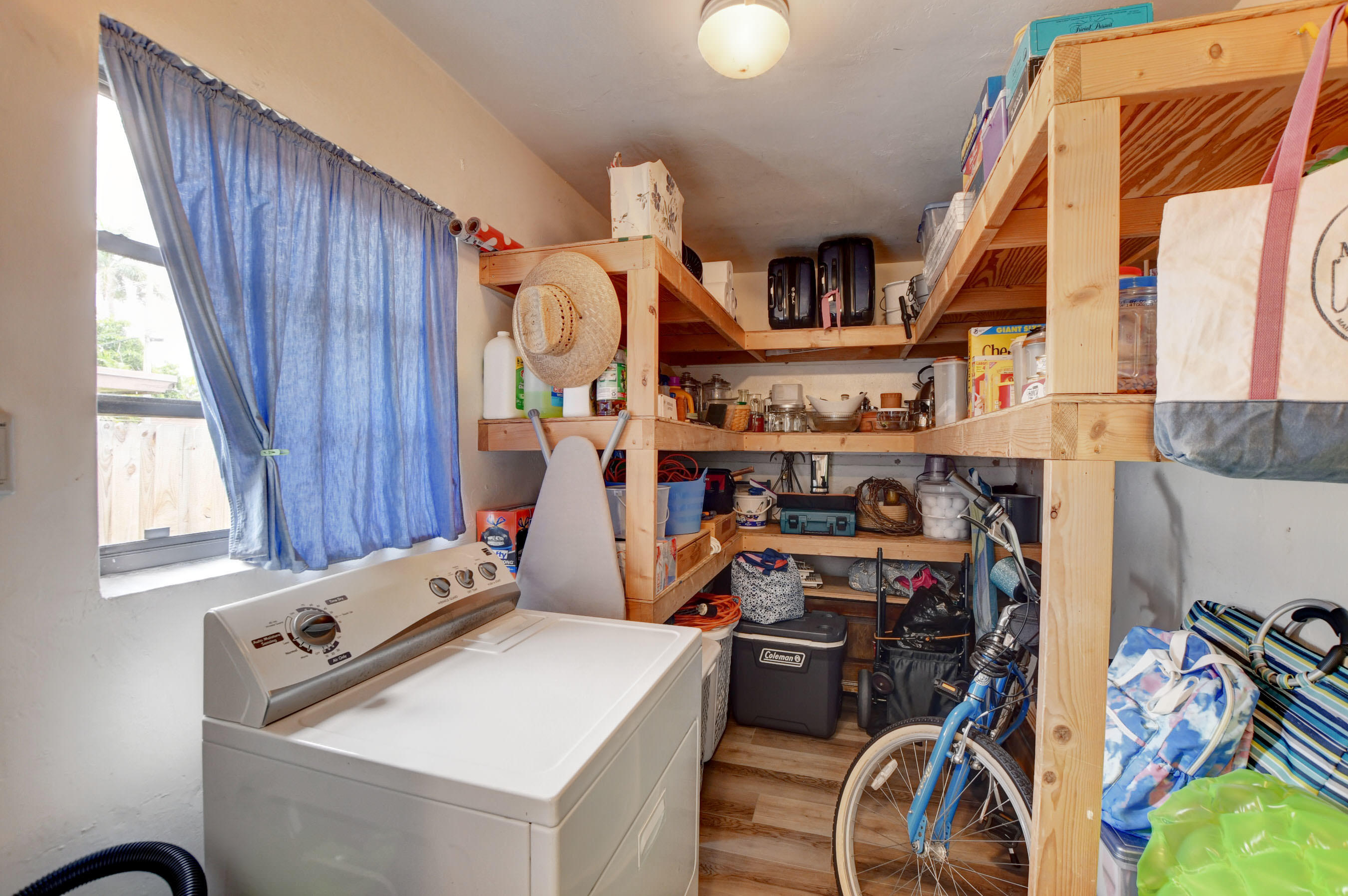 261 Northeast 28th Road Boca Raton, FL 33431 - Photo 15 of 33 Laundry Room