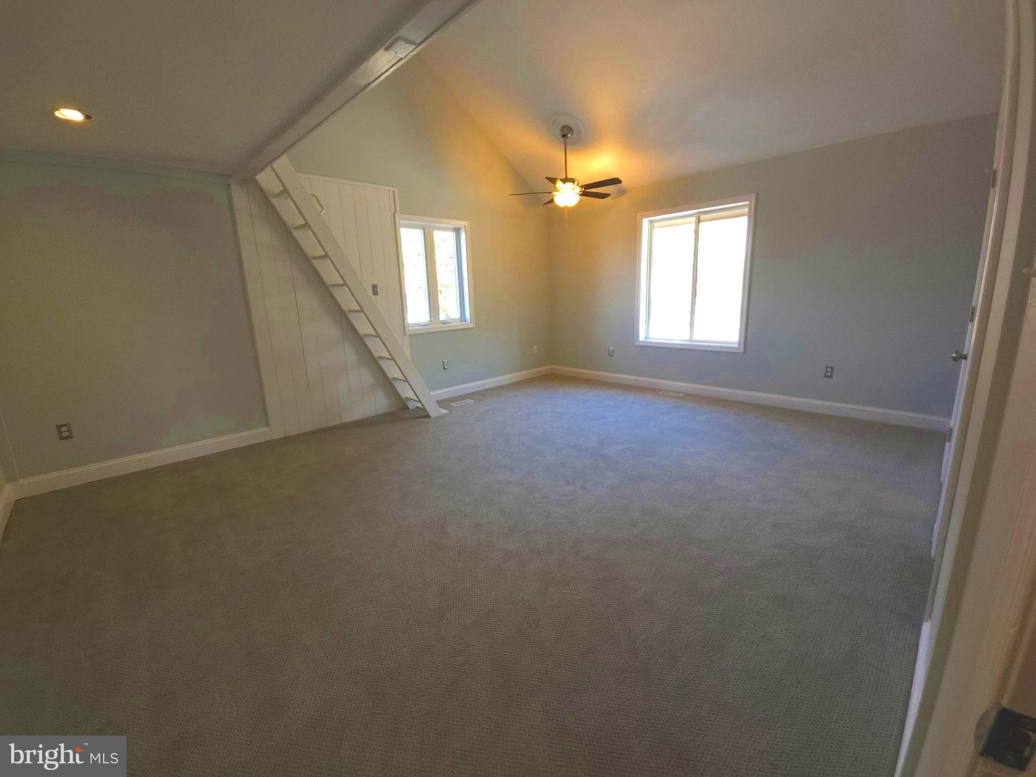 13256 Golden Drive Sumerduck, VA 22742 - Photo 23 of 27 an empty room with windows