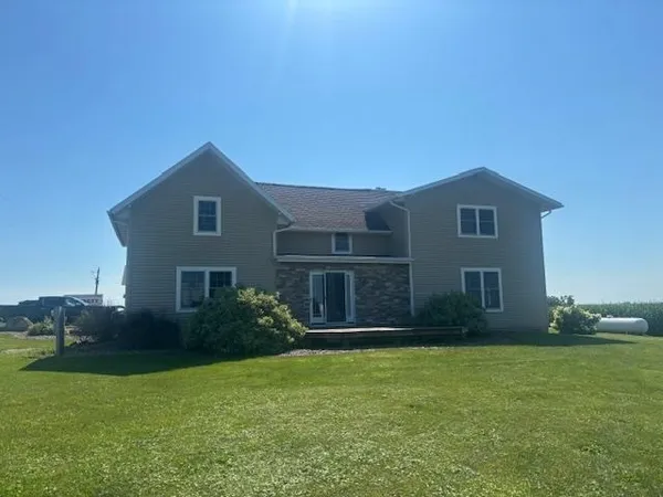7773 Porter Hill Road, Lancaster, WI 53813
