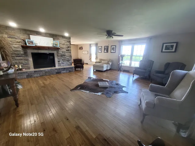 $460,000 | 7773 Porter Hill Road, Lancaster, WI 53813