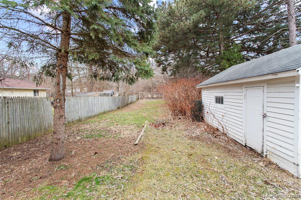 225 West Ridge Street Owosso, MI 48867 - Photo 34 of 46