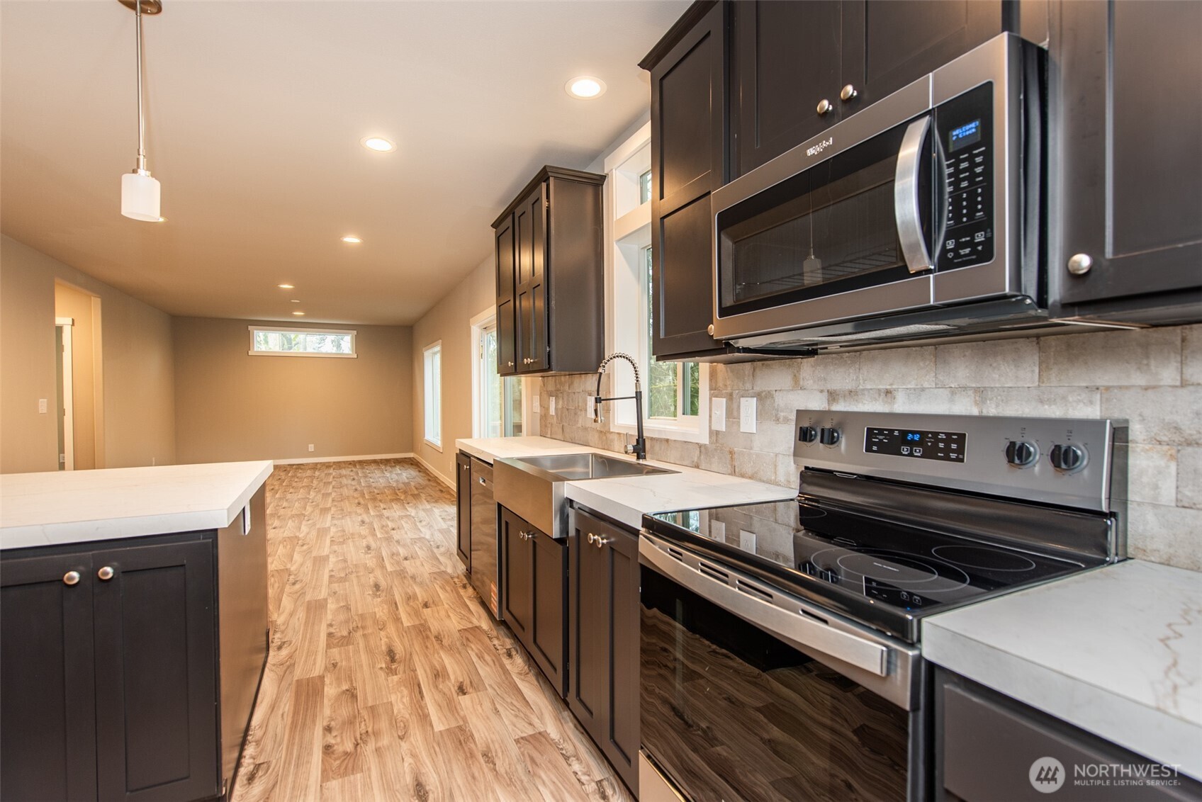 211 South Barr Road Port Angeles, WA 98362 - Photo 14 of 38