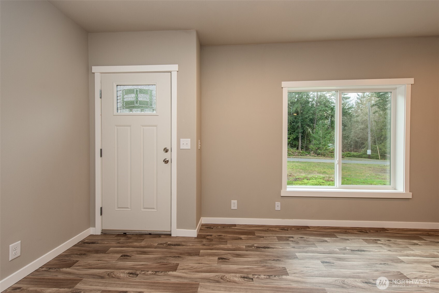 211 South Barr Road Port Angeles, WA 98362 - Photo 2 of 38