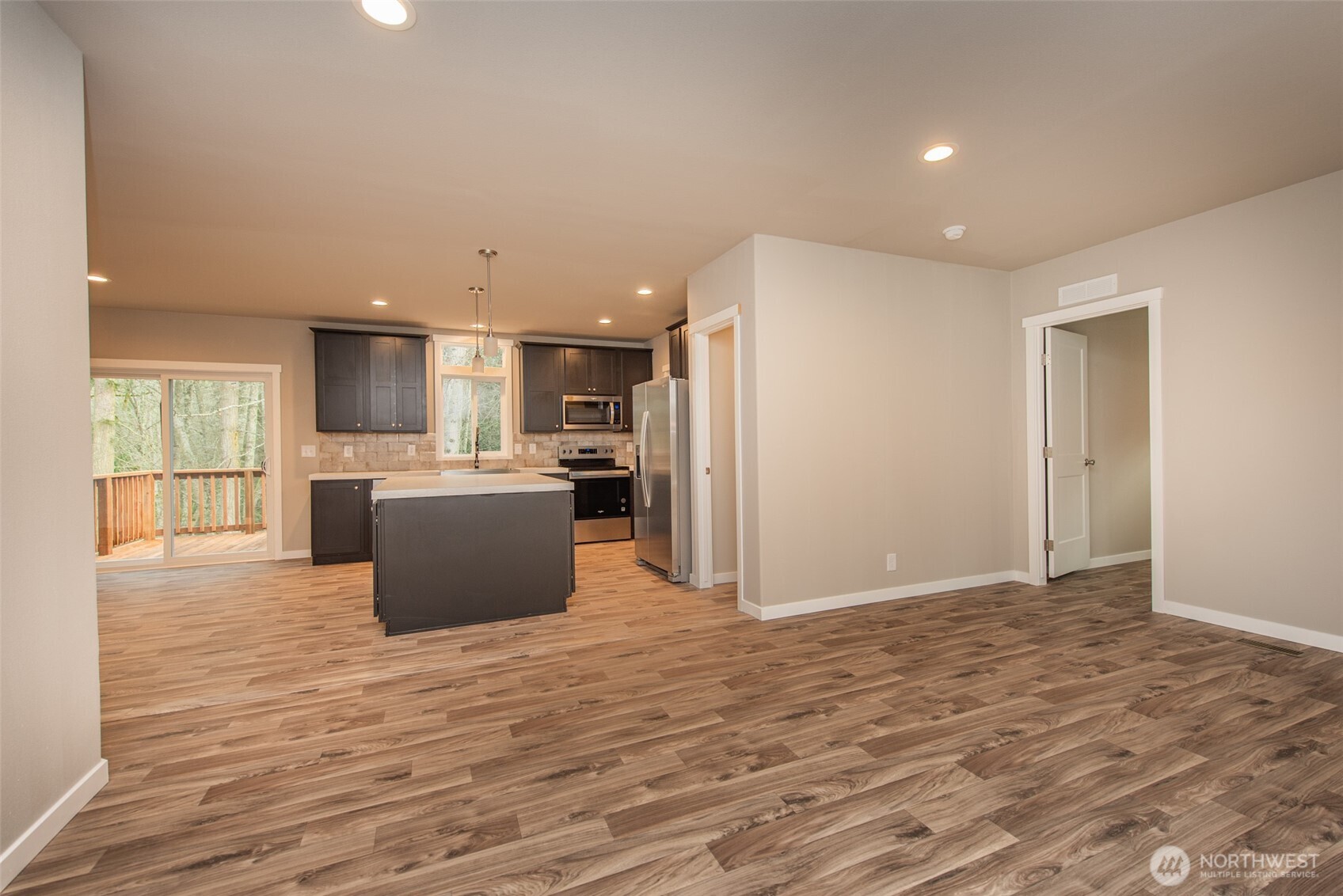 211 South Barr Road Port Angeles, WA 98362 - Photo 4 of 38