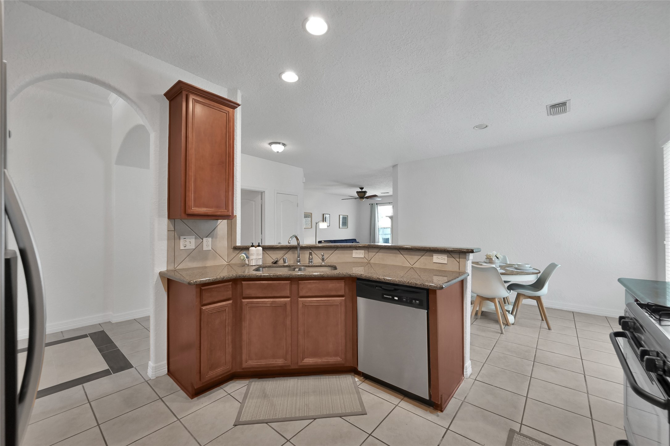 13014 Walden Road Montgomery, TX 77356 - Photo 5 of 19