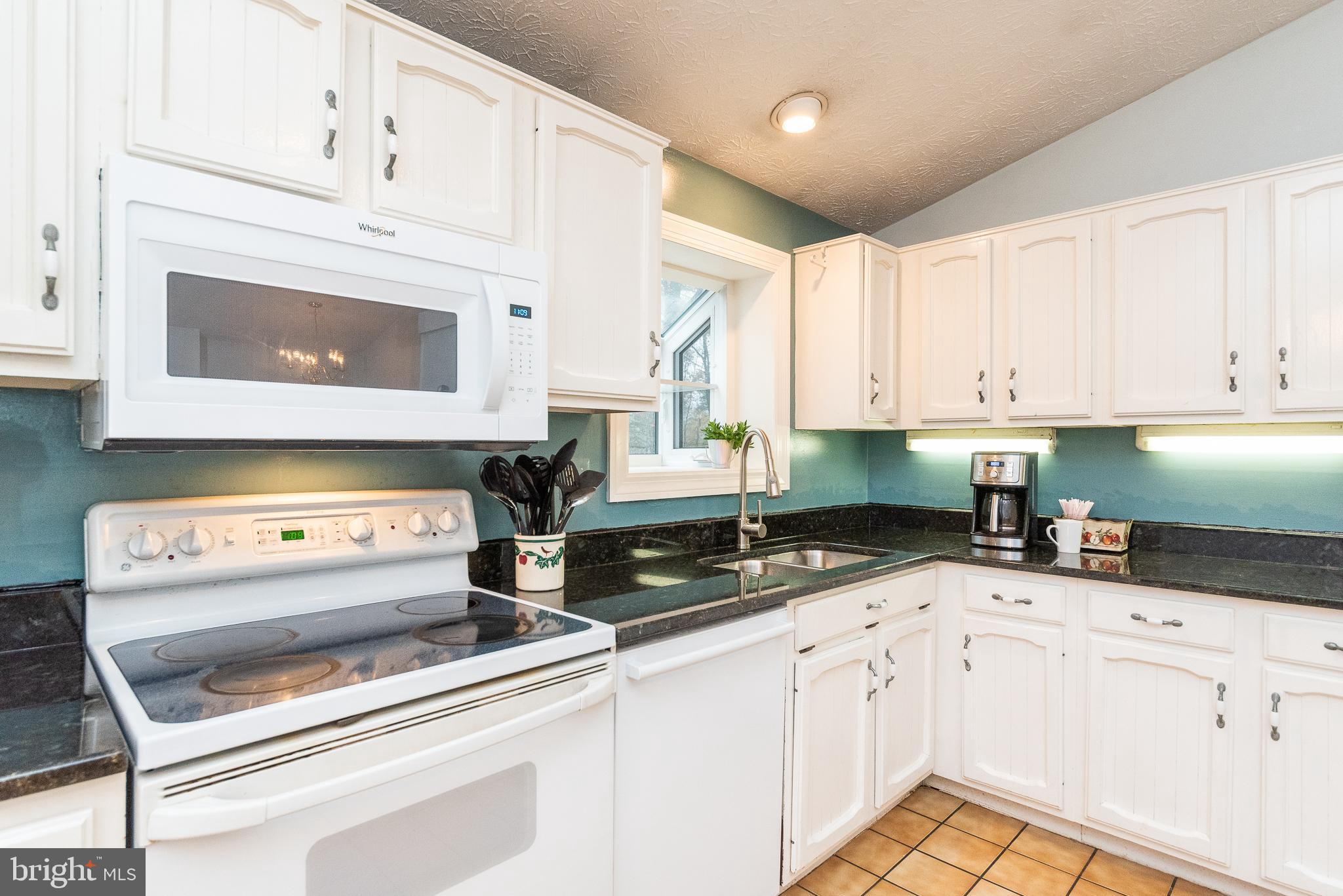 9416 Perglen Road Baltimore, MD 21236 - Photo 12 of 65 Kitchen