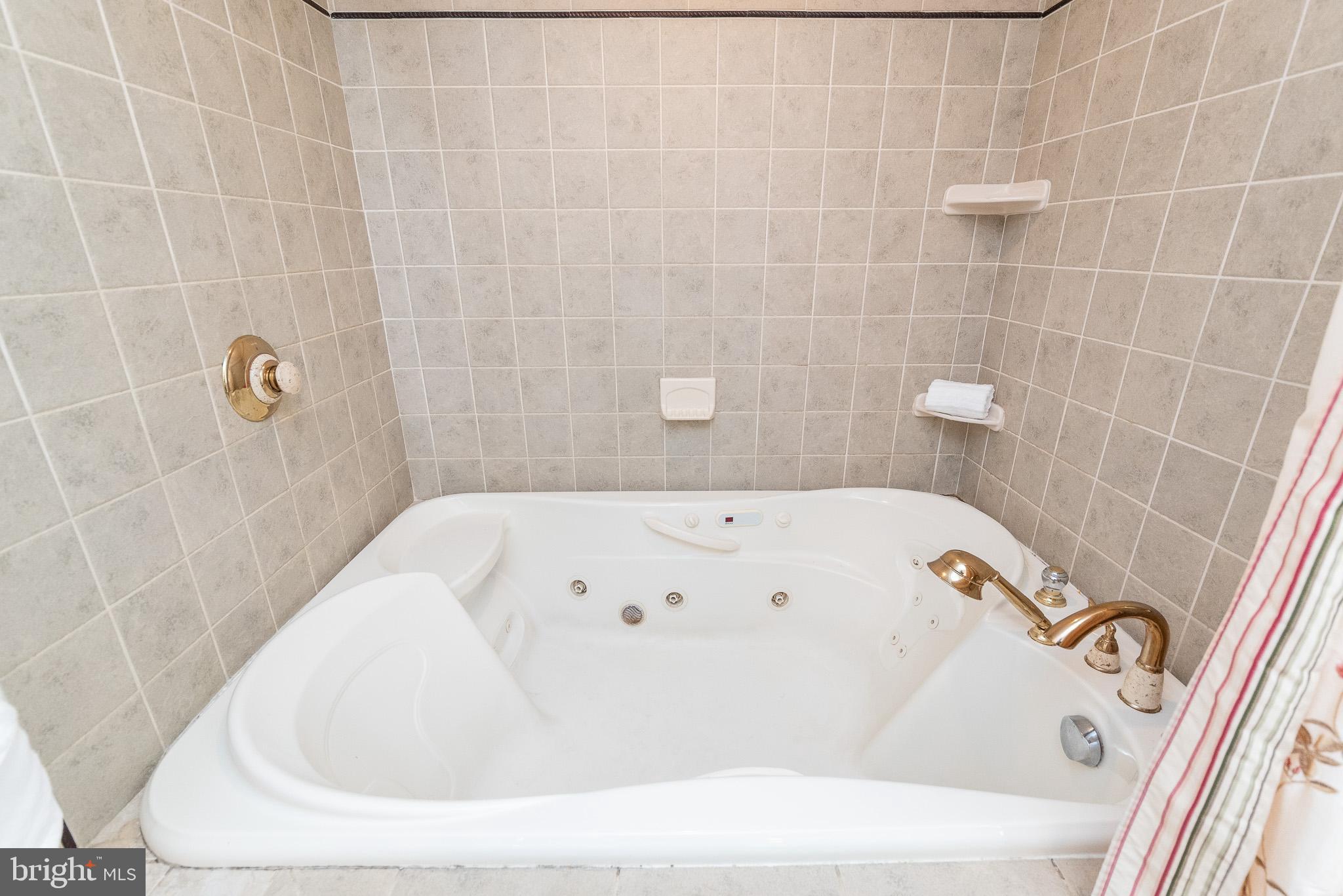 9416 Perglen Road Baltimore, MD 21236 - Photo 26 of 65 Master Bath